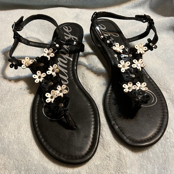 Rampage Ladies Sandals 9.5M Black with Black and White Flowers - Picture 2 of 5